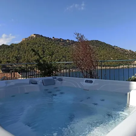 Dionos With Jacuzzi * أسوس