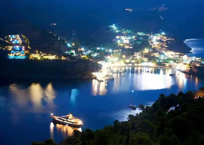 Holiday home Dionos With Jacuzzi