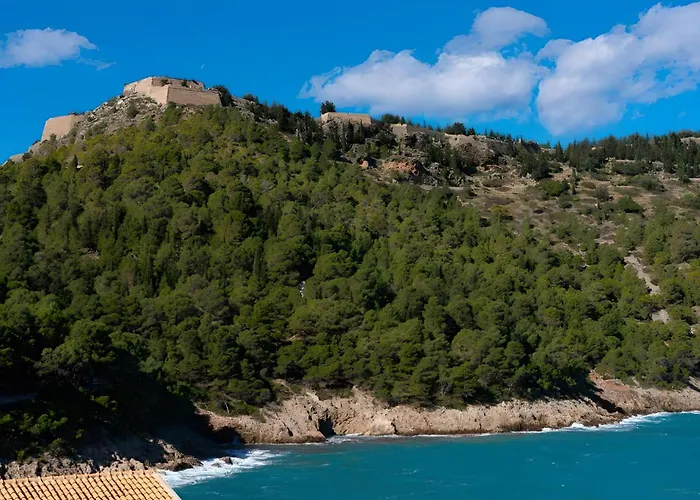 Dionos With Jacuzzi Asos