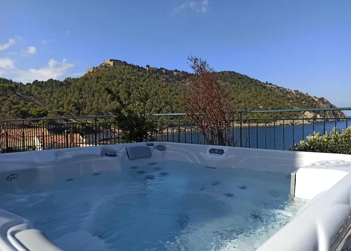 Dionos With Jacuzzi * Asos