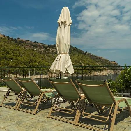 度假居 Dionos With Jacuzzi 阿索斯