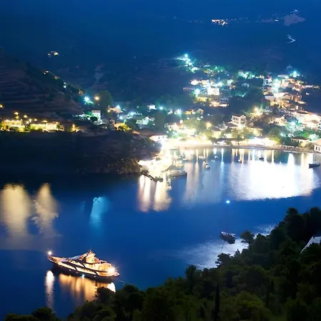 Holiday home Dionos With Jacuzzi