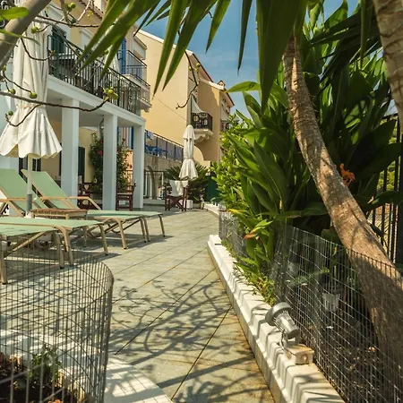 Holiday home Dionos With Jacuzzi *